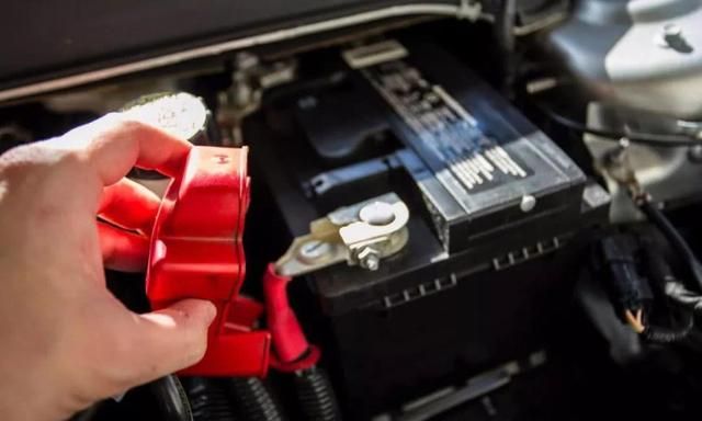 奥迪车电瓶搭电示意图,奥迪a6l搭电位置图 两个电瓶怎么搭电,细节很重要-新浪汽车