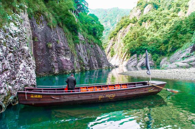 浙江楠溪江可媲美九寨沟!一湾碧水,一片竹筏,探寻诗情画意 浙江楠溪江可媲美九寨沟!一湾碧水,一片竹筏,探寻诗情画意