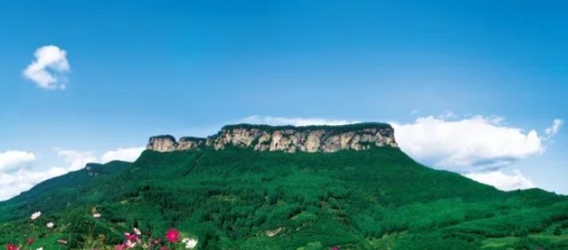 名山,全国重点文物保护单位,全国十大考古新发现之一,国家地质公园