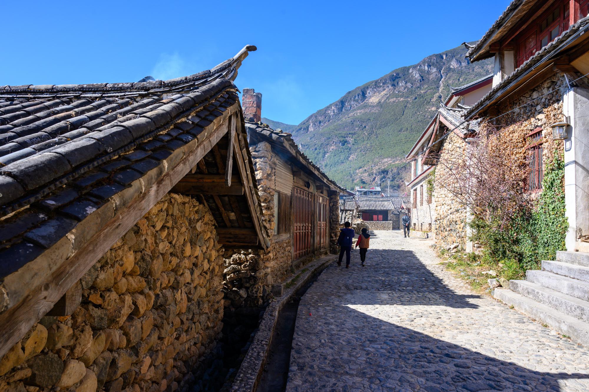 来丽江旅游可以不去古城，雪山下有座古村一定要去，美如人间仙境