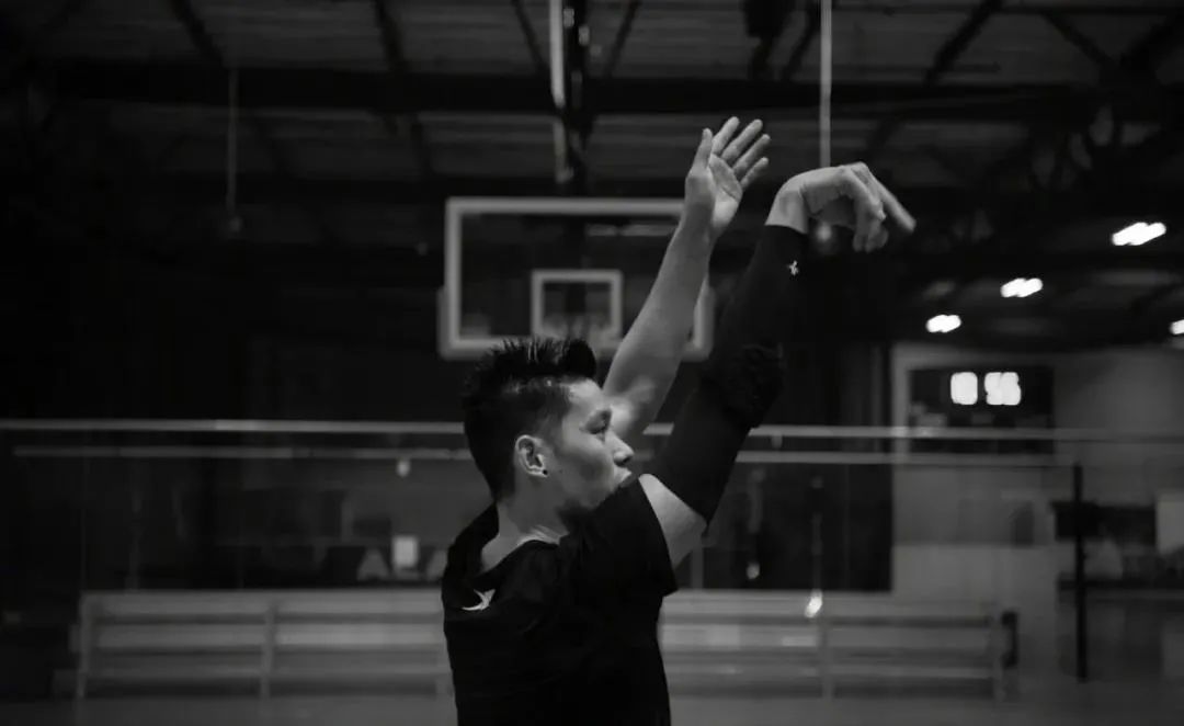 哈登杜兰特联手再掀篮球风暴 两人默契配合引领球队走向胜利巅峰