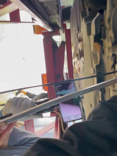 奔驰大S400 客户反应发动机抖动 方向盘震手……