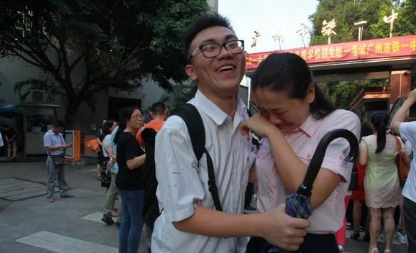 学霸高考672分,没考上清华父亲强迫复读,分数出来后全家沉默了休闲区蓝鸢梦想 - Www.slyday.coM 学霸高考672分,没考上清华父亲强迫复读,分数出来后全家沉默了休闲区蓝鸢梦想 - Www.slyday.coM