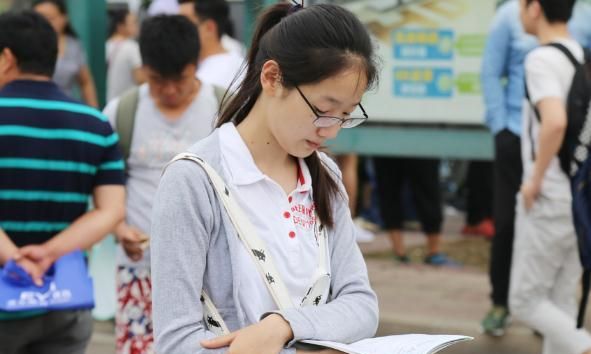 学霸高考672分,没考上清华父亲强迫复读,分数出来后全家沉默了休闲区蓝鸢梦想 - Www.slyday.coM 学霸高考672分,没考上清华父亲强迫复读,分数出来后全家沉默了休闲区蓝鸢梦想 - Www.slyday.coM