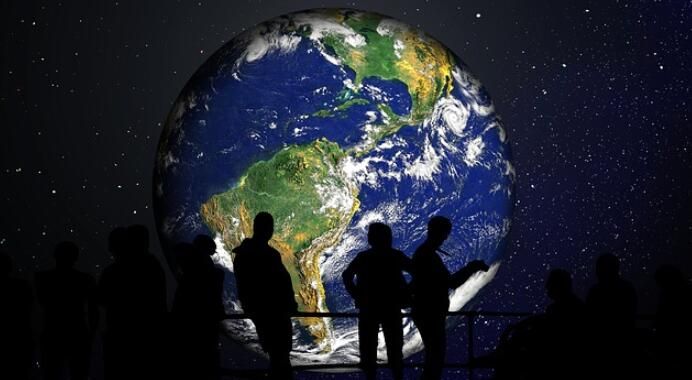 如果不出意外,人类还能在地球上生存多久?