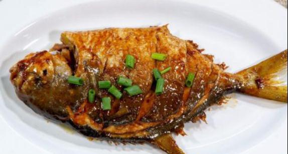 美食推荐:鲍鱼红烧肉,干烧鲳鱼,煎焖豆腐,小炒牛肉的做法