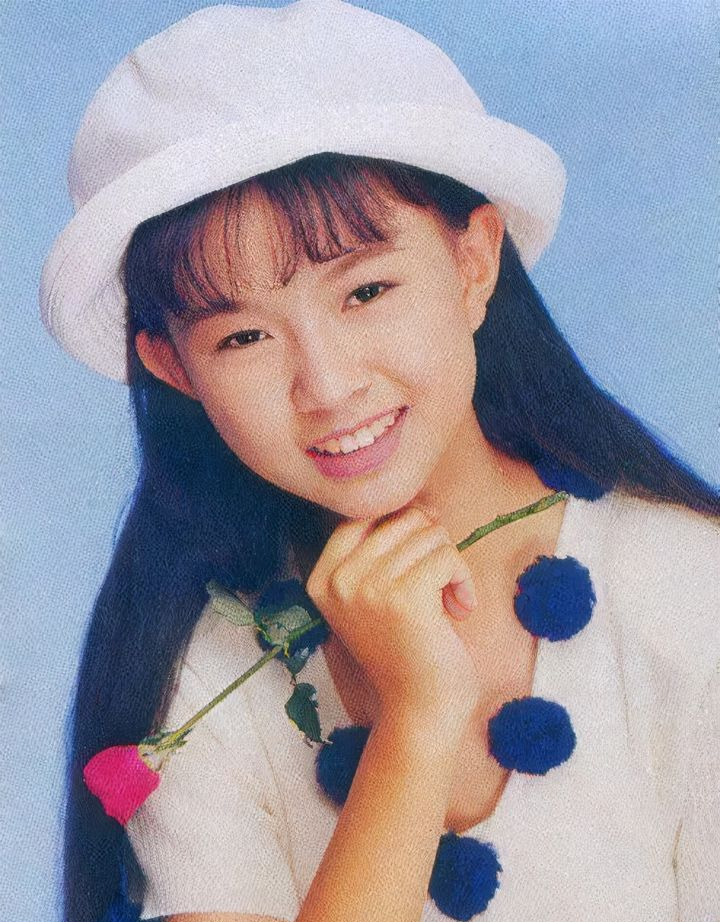 卓依婷晒近照令人感慨听你的歌长大的歌迷都老了你却还年轻
