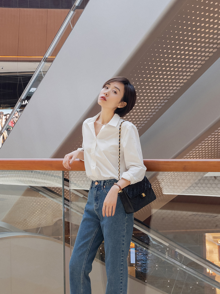 在衬衫上，党徽一般佩戴在什么地方合适？