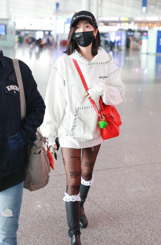 乐华到底把吴宣仪怎么了?创造营时期灵动漂亮,现在土味满满休闲区蓝鸢梦想 - Www.slyday.coM 乐华到底把吴宣仪怎么了?创造营时期灵动漂亮,现在土味满满休闲区蓝鸢梦想 - Www.slyday.coM