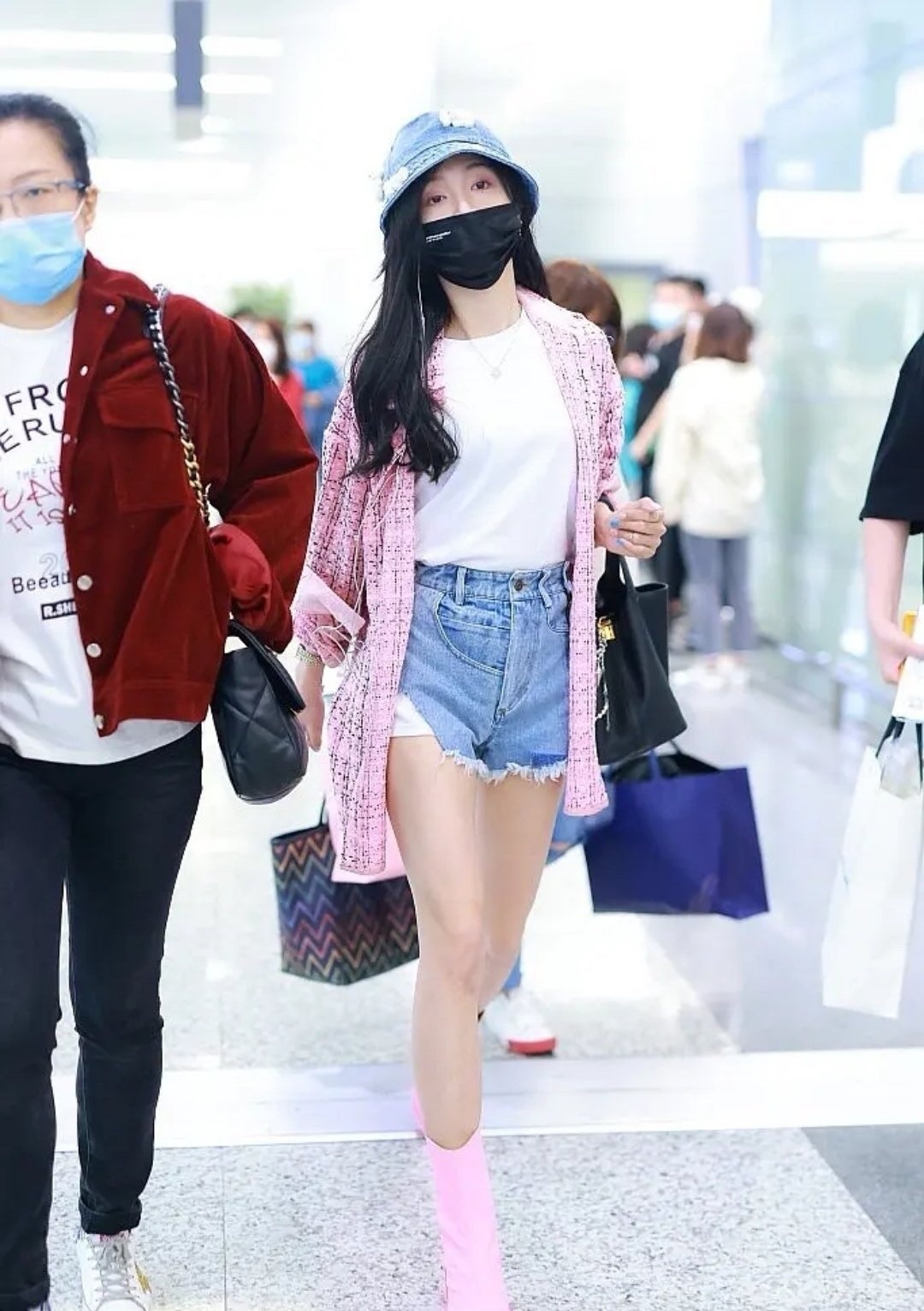 乐华到底把吴宣仪怎么了?创造营时期灵动漂亮,现在土味满满休闲区蓝鸢梦想 - Www.slyday.coM 乐华到底把吴宣仪怎么了?创造营时期灵动漂亮,现在土味满满休闲区蓝鸢梦想 - Www.slyday.coM