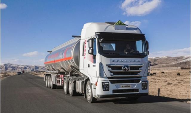 危化品运输安全如何保障?红岩杰狮C500安全卫士保驾护航