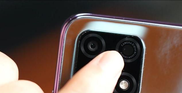 网红带货“翻车”,二驴夫妇卖“山寨机”,装假摄像头狂赚300万休闲区蓝鸢梦想 - Www.slyday.coM 网红带货“翻车”,二驴夫妇卖“山寨机”,装假摄像头狂赚300万休闲区蓝鸢梦想 - Www.slyday.coM