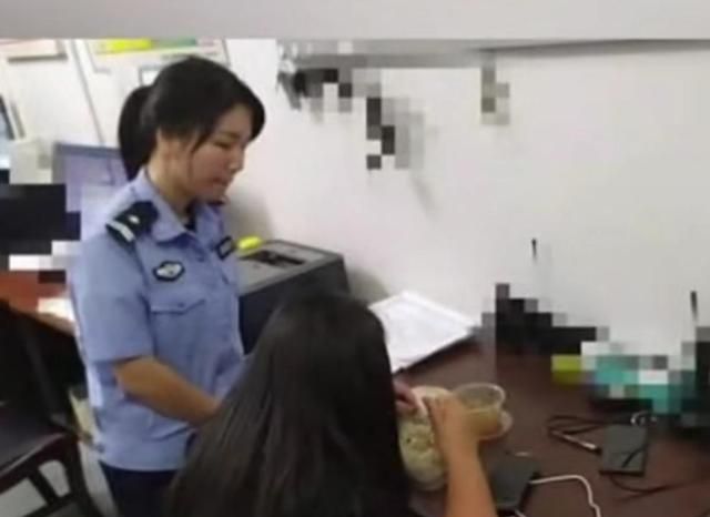 广东河源:15岁女孩跨越300公里见网友,不料见面后却被对方拉黑休闲区蓝鸢梦想 - Www.slyday.coM 广东河源:15岁女孩跨越300公里见网友,不料见面后却被对方拉黑休闲区蓝鸢梦想 - Www.slyday.coM