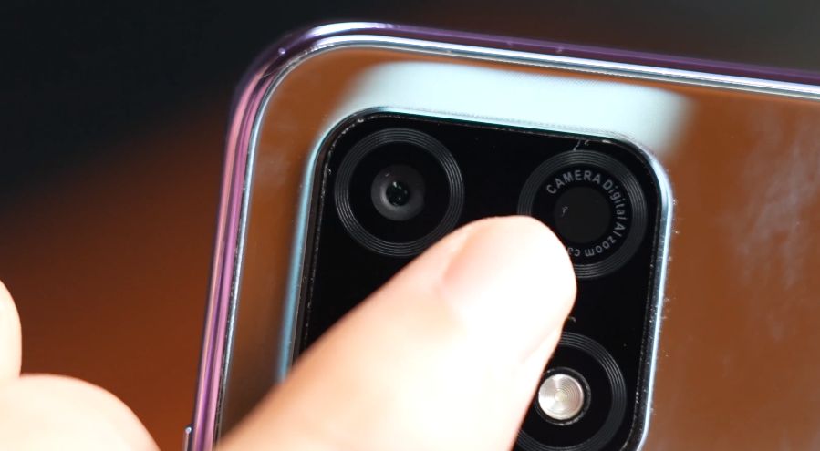 二驴带货被曝卖“山寨手机”,职业打假人:被骗的消费者退一赔三休闲区蓝鸢梦想 - Www.slyday.coM 二驴带货被曝卖“山寨手机”,职业打假人:被骗的消费者退一赔三休闲区蓝鸢梦想 - Www.slyday.coM