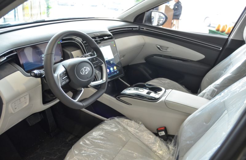 丰田亚洲狮进店实拍!2.0引擎+CVT,网友:加大版卡罗拉来袭!