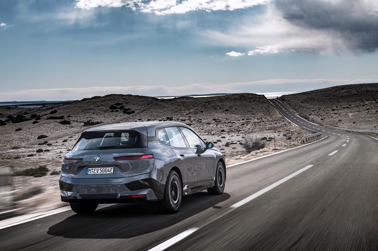 创新BMW iX、创新BMW i4同时发布 宝马纯电新车频频推出