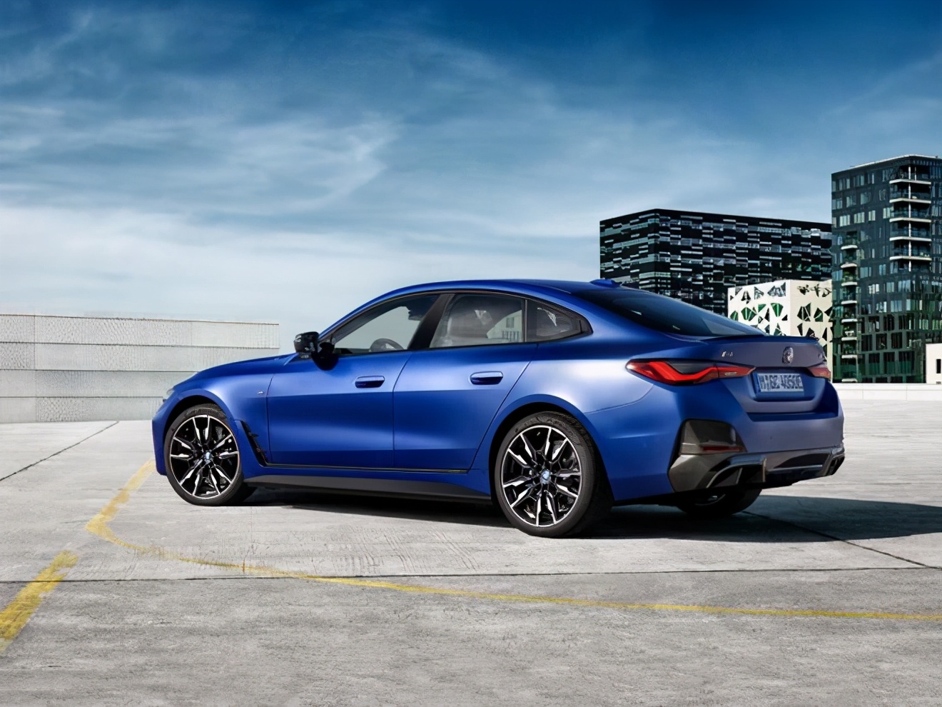 创新BMW iX、创新BMW i4同时发布 宝马纯电新车频频推出