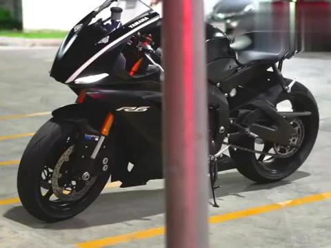机车:雅马哈r6写真