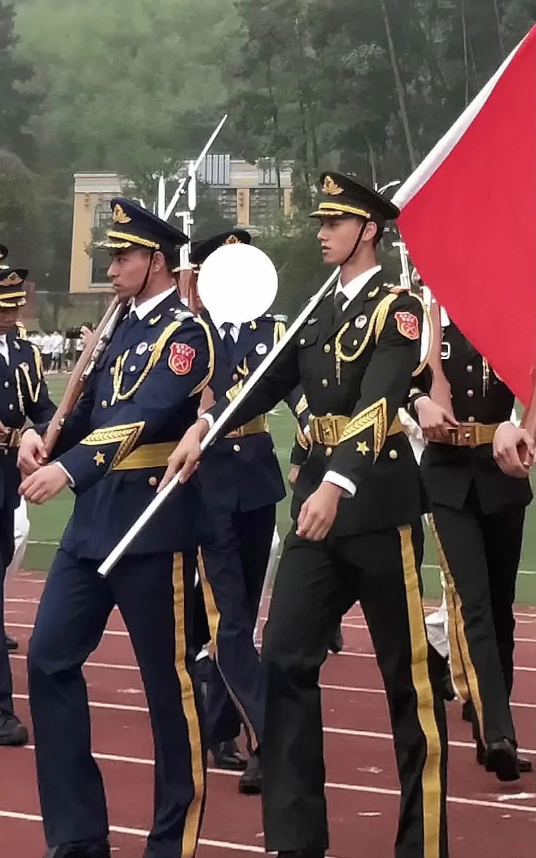 2020年仪仗队身高,美国仪仗队身高 身高185腿长111,福建水院军魂社仪仗队的校草火了!