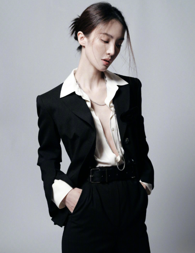 金晨太敢穿了真空西装造型绝美气质高级太美艳