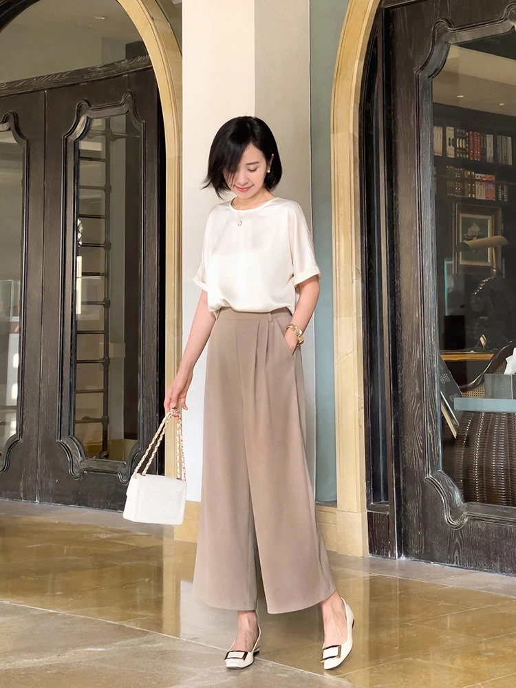 夏天不要乱穿衣，多穿这4种基础款单品，美得优雅温柔又有腔调