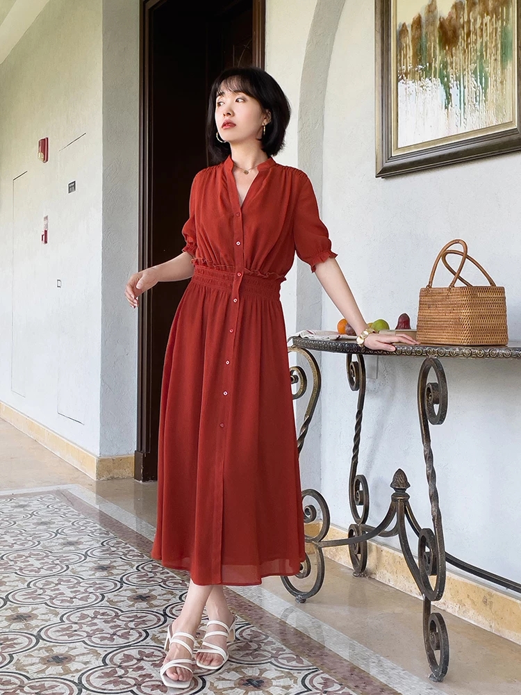 夏天不要乱穿衣，多穿这4种基础款单品，美得优雅温柔又有腔调