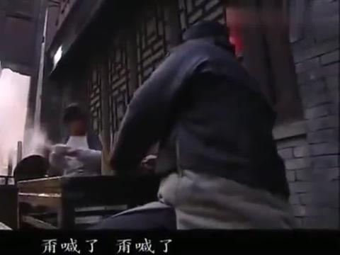 五月槐花香:范五爷街边炸豆腐埋怨里面没有卤虾油,又赚了顿!