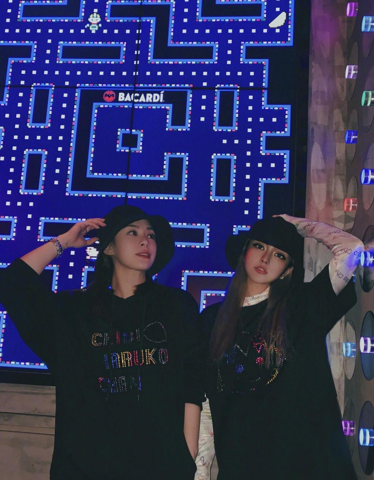 阿娇又美回颜值巅峰，一袭碎花连衣裙甜美浪漫，清新减龄又温柔