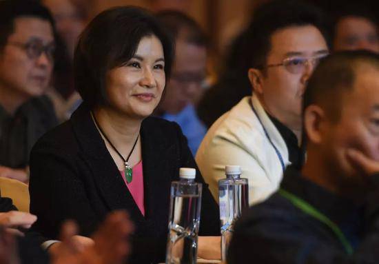 嫁公司老总_公司老总办公室图片