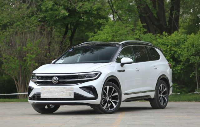 一汽又一“王牌”车型,车长近5米2,V6发动机,性价比完胜途昂