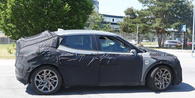 捷尼赛思GV60最新内饰谍照 将于6月发布