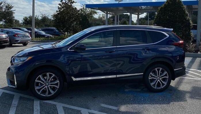 RAV4刚火,“终结者”到店实拍,油耗4.8L配四驱