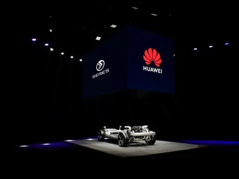 华为再次宣布不造车，是没能力造车？还是造车不赚钱？