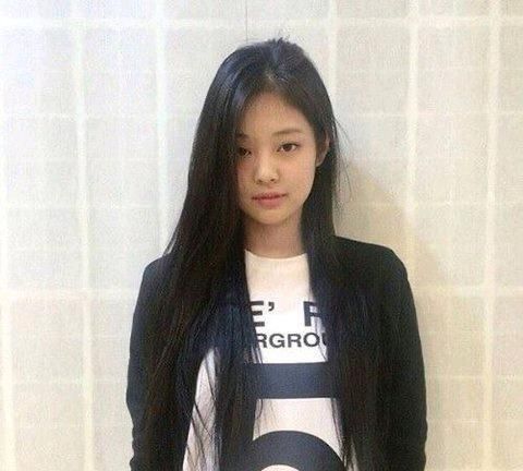 blackpink里,没ps过的jennie真人生图是这种程度的颜值吗
