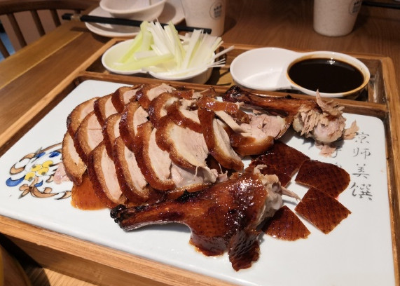 北京的烤鸭,南京盐水鸭,湖南的酱板鸭,这三鸭你最稀罕那一个