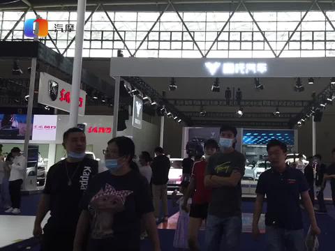 情感与科技相遇 哪吒汽车亮相重庆车展