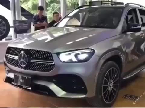 奔驰亮相黑科技悬挂，这气动悬挂开启之后，亲眼见证神奇！