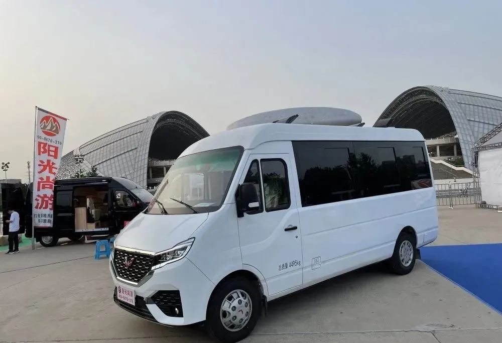 "神车"五菱宏光变房车 阳光尚游大白鲨后置厨卫版
