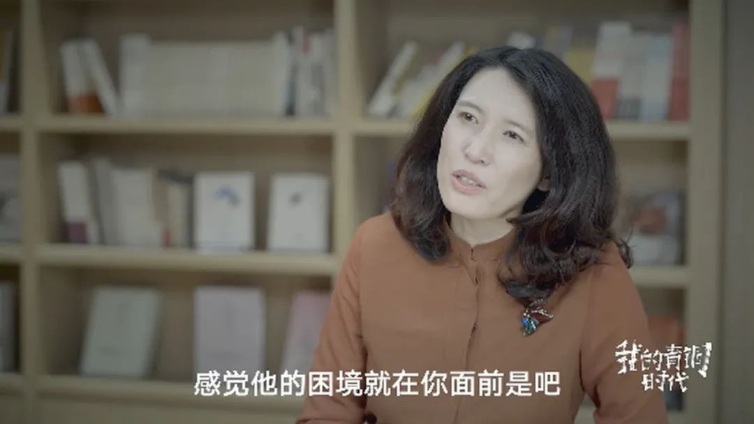 罗翔刷屏背后，这个女人该红出圈了