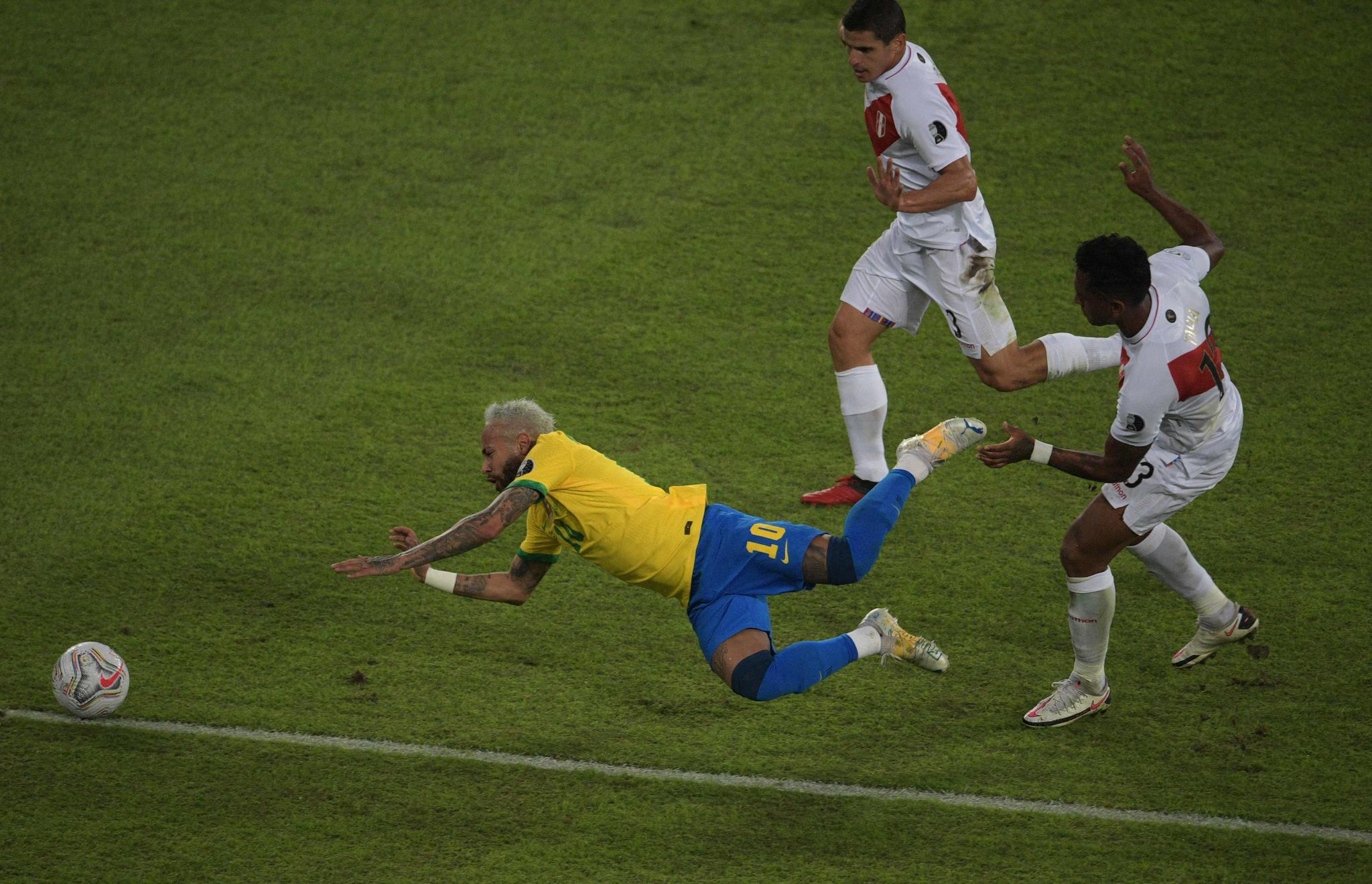 足球——美洲杯:巴西胜秘鲁休闲区蓝鸢梦想 - Www.slyday.coM 足球——美洲杯:巴西胜秘鲁休闲区蓝鸢梦想 - Www.slyday.coM