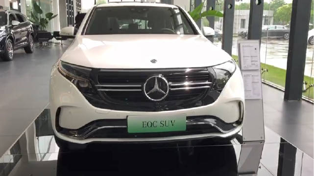 奔驰EQC实拍 为纯电而来突破性外观 或许就是其销量 尴尬的原因