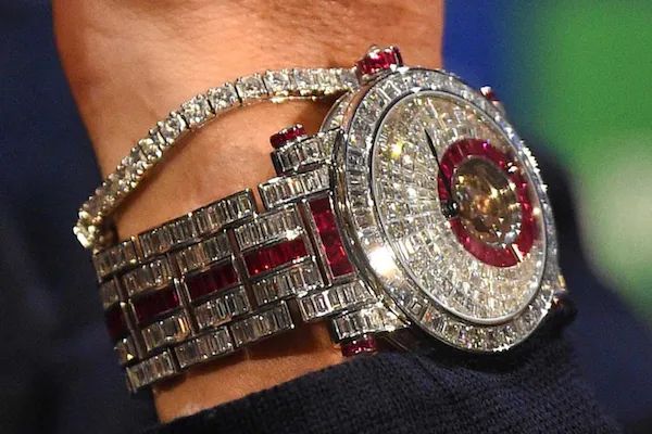 36岁C罗不喝可乐身材超棒,戴千万钻表豪车一堆,把柜姐女友宠上天!休闲区蓝鸢梦想 - Www.slyday.coM 36岁C罗不喝可乐身材超棒,戴千万钻表豪车一堆,把柜姐女友宠上天!休闲区蓝鸢梦想 - Www.slyday.coM