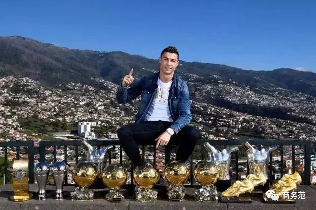 36岁C罗不喝可乐身材超棒,戴千万钻表豪车一堆,把柜姐女友宠上天!休闲区蓝鸢梦想 - Www.slyday.coM 36岁C罗不喝可乐身材超棒,戴千万钻表豪车一堆,把柜姐女友宠上天!休闲区蓝鸢梦想 - Www.slyday.coM