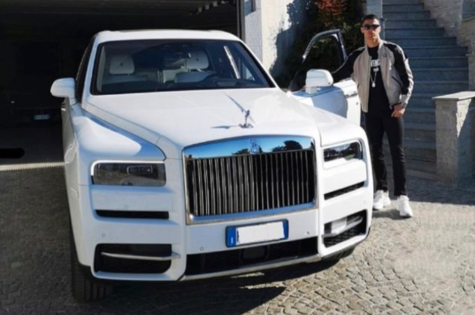 36岁C罗不喝可乐身材超棒,戴千万钻表豪车一堆,把柜姐女友宠上天!休闲区蓝鸢梦想 - Www.slyday.coM 36岁C罗不喝可乐身材超棒,戴千万钻表豪车一堆,把柜姐女友宠上天!休闲区蓝鸢梦想 - Www.slyday.coM