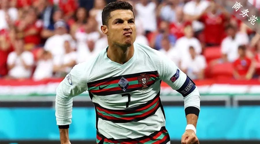 36岁C罗不喝可乐身材超棒,戴千万钻表豪车一堆,把柜姐女友宠上天!休闲区蓝鸢梦想 - Www.slyday.coM 36岁C罗不喝可乐身材超棒,戴千万钻表豪车一堆,把柜姐女友宠上天!休闲区蓝鸢梦想 - Www.slyday.coM