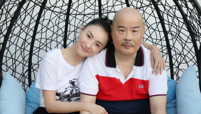 张柏芝父亲节发“想你”字句,谢霆锋被传11年未陪儿子过节遭网暴