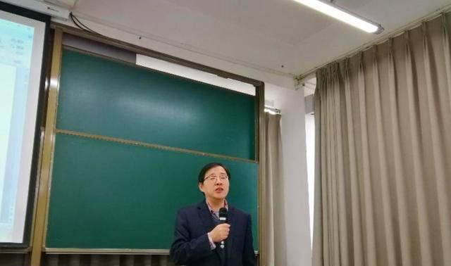 给复旦大学中文系主任朱刚教授"改作文",4个容易,4个很难