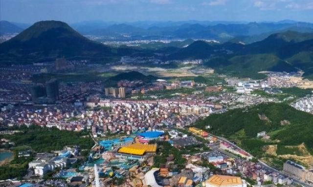 富阳人均gdp_浙江最适合定居的一座城:明明人均GDP超10万,大多数人却不知道