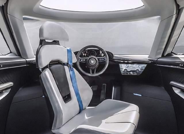 保时捷打造的首款MPV要来了,侧滑门,中置方向盘,1+2+3座椅布局