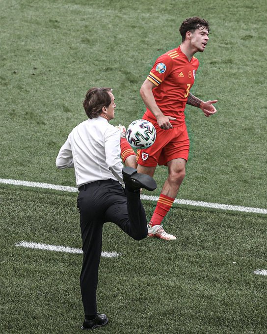 就是这么硬！意大利全胜晋级追平多项纪录，曼帅无惧强敌剑指冠军